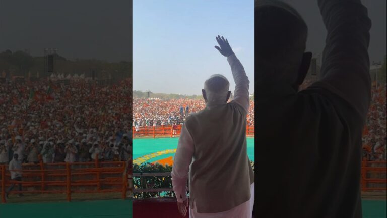 Electric atmosphere in Kolkata as PM Modi receives huge welcome in #westbengal | #shorts